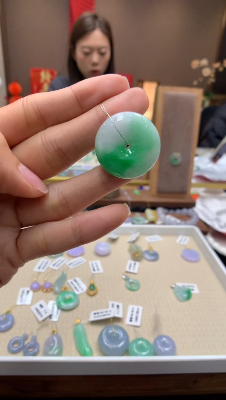 【闪购商品】翡翠颈饰未镶嵌平安扣