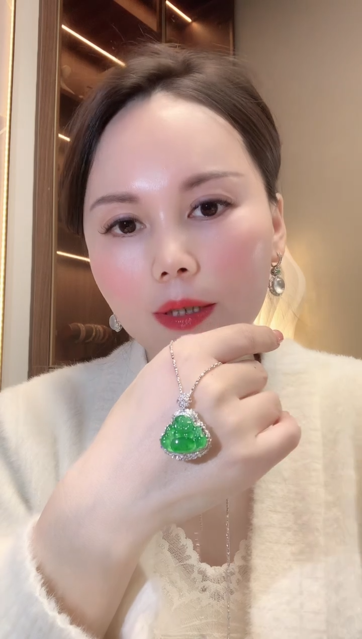 【闪购商品】翡翠吊坠(不含链)18K金镶嵌C110