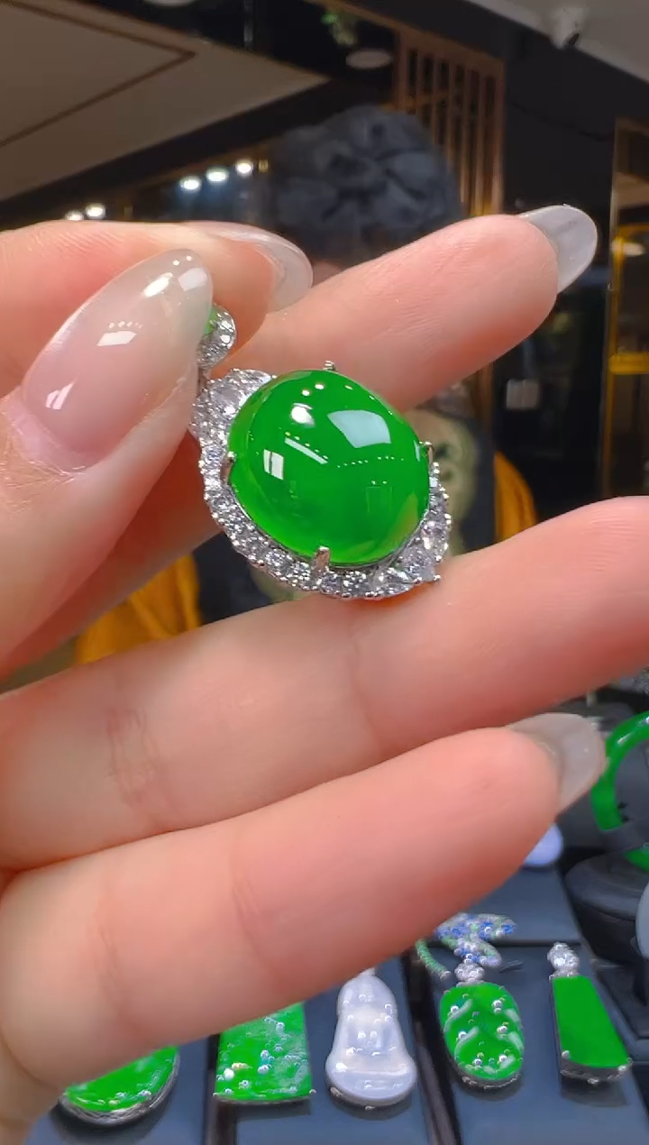 吊坠(赠链)银S925镶嵌翡翠094(多样性发货发其一)