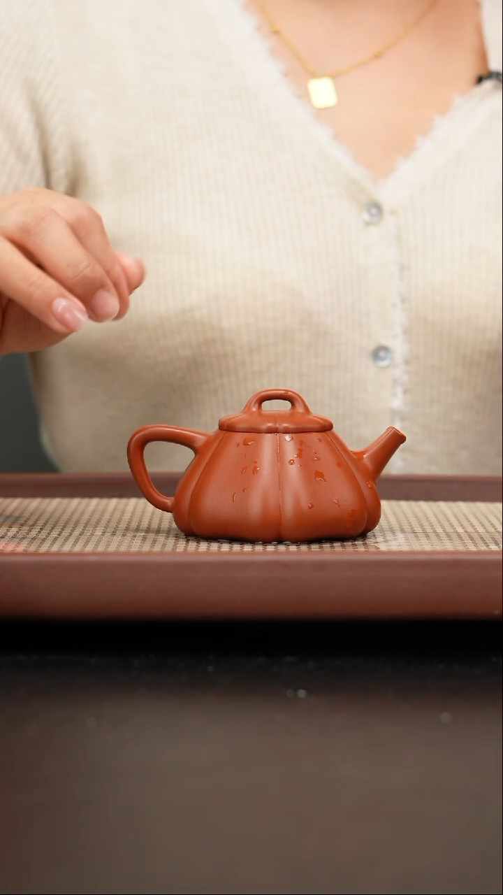 茶壶紫砂黄龙山朱泥《筋纹石瓢》130cc