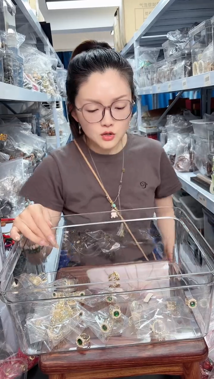 戒指未镶嵌淡水珍珠绿宝石戒指一个