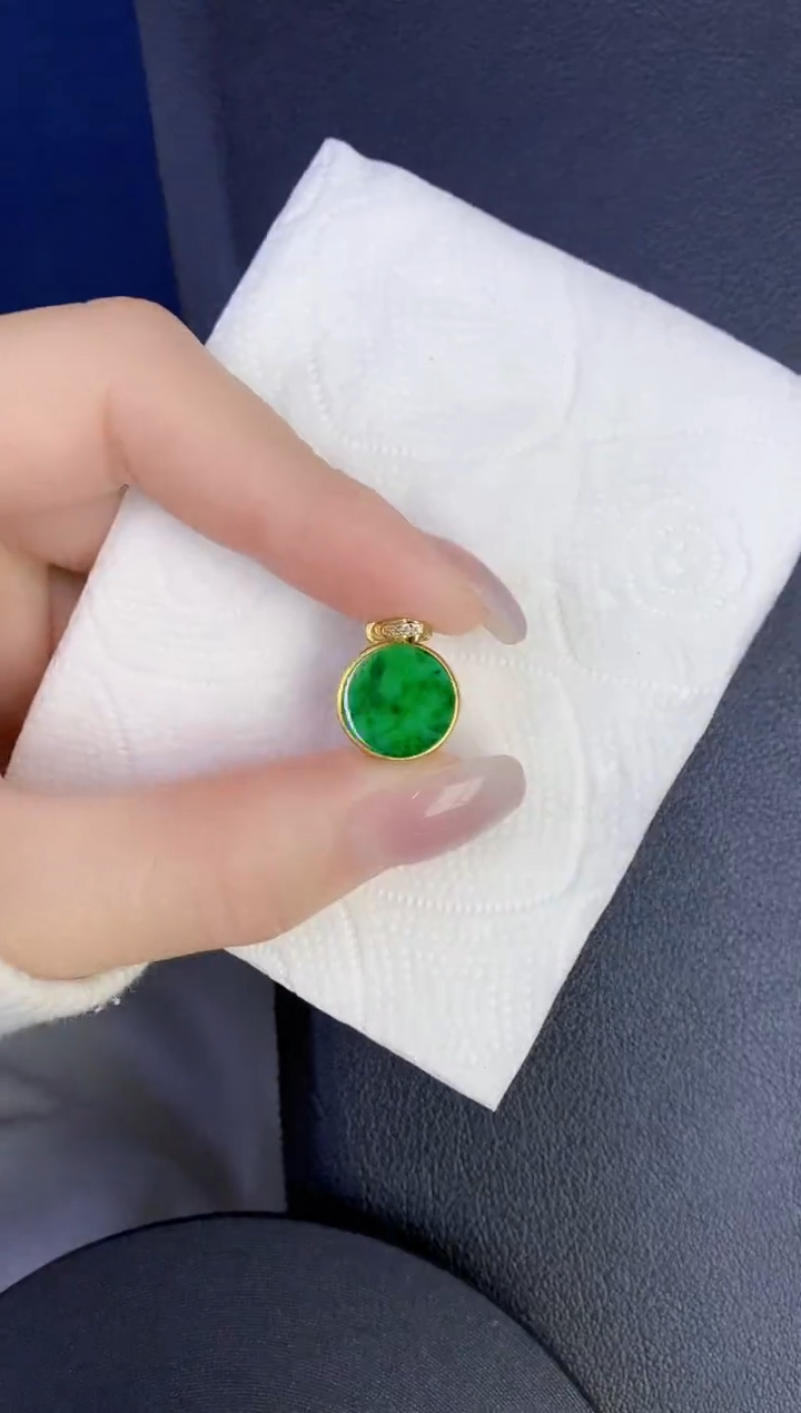 颈饰未镶嵌翡翠缅甸天然翡翠A货