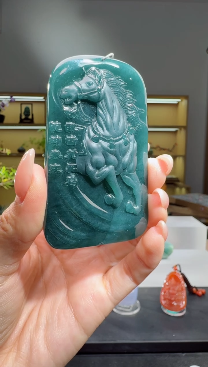 吊坠(赠链)未镶嵌翡翠马牌