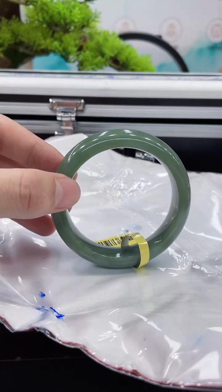 【闪购商品】翡翠手镯未镶嵌手镯