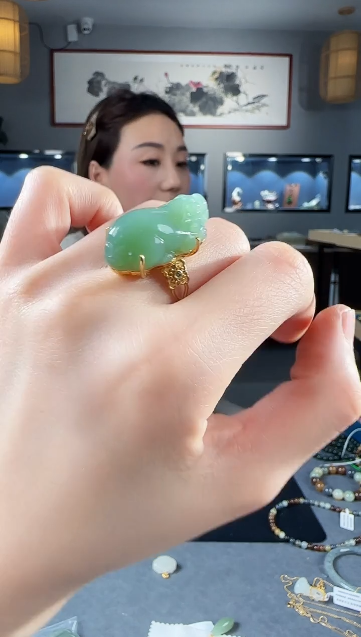【闪购商品】和田玉戒指18K金镶嵌1