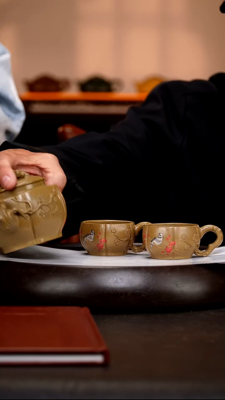 茶壶紫砂GHR43 梅竹双清 套组    古玉沉香泥  280cc