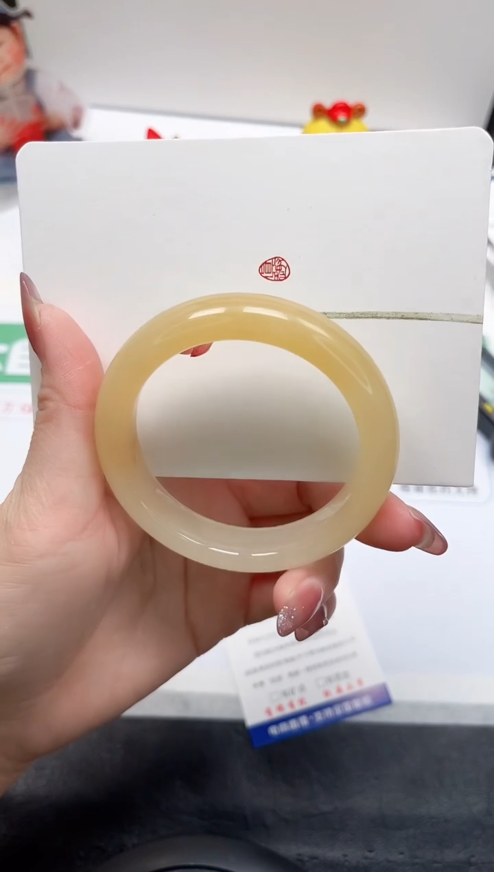 【闪购商品】石英质玉手镯未镶嵌296-55.3