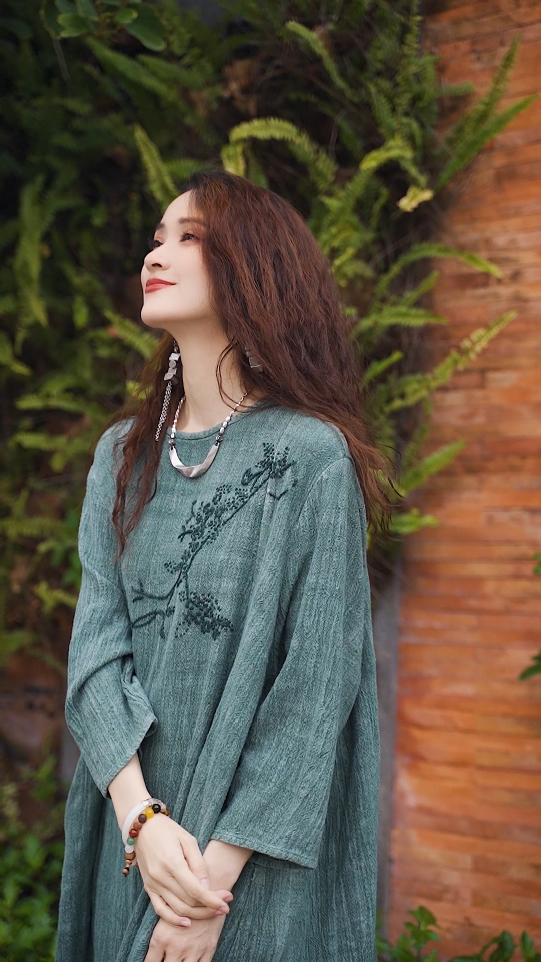 三亩合十/玉色手工绣花连衣裙