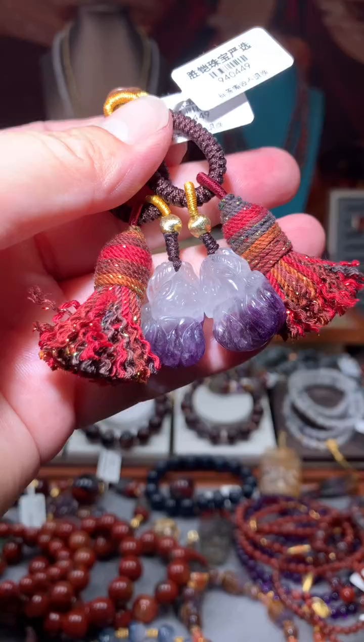 未镶嵌珠宝半成品水晶紫极光趴趴狐挂件，一尊