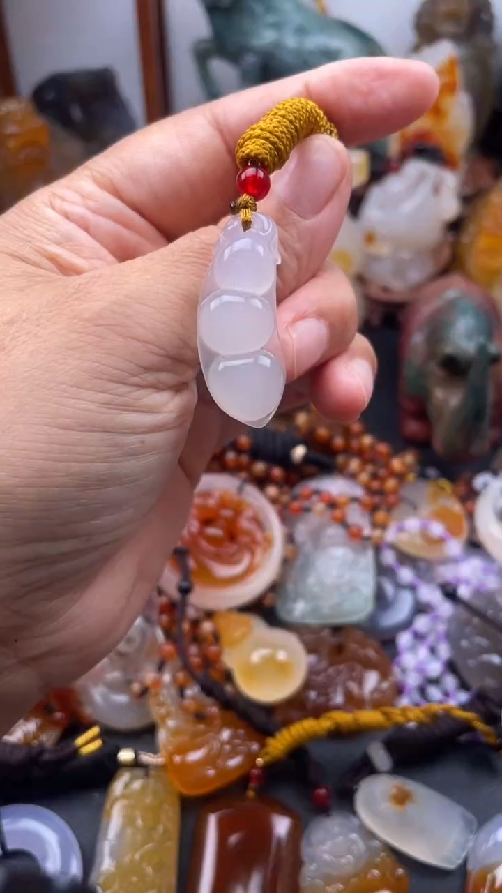 玛瑙/玉髓颈饰未镶嵌AA