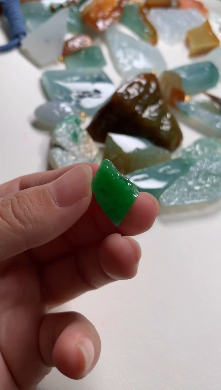 【闪购商品】翡翠颈饰未镶嵌吊坠