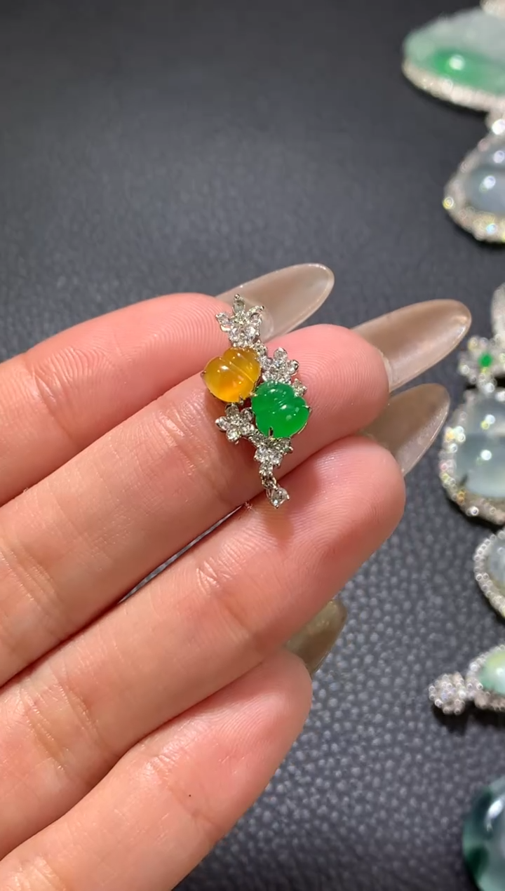 【闪购商品】翡翠颈饰18K金镶嵌双葫芦