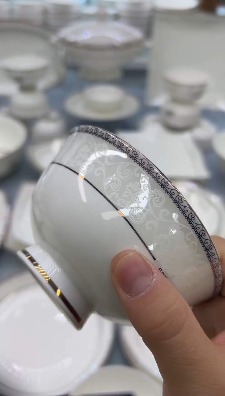 骨瓷玲珑9金鼎一个大勺一个