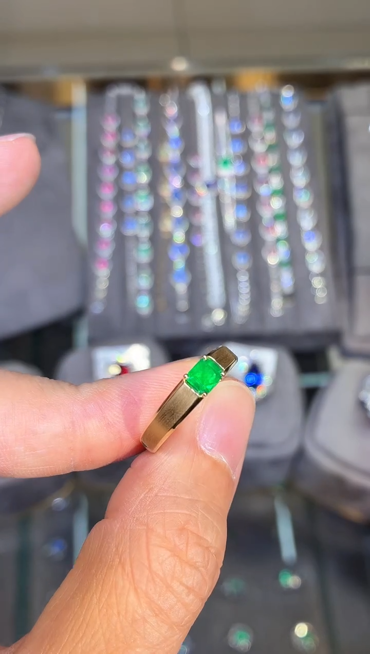 18K金镶嵌戒指祖母绿【闪购】0.40ct/七天鉴赏