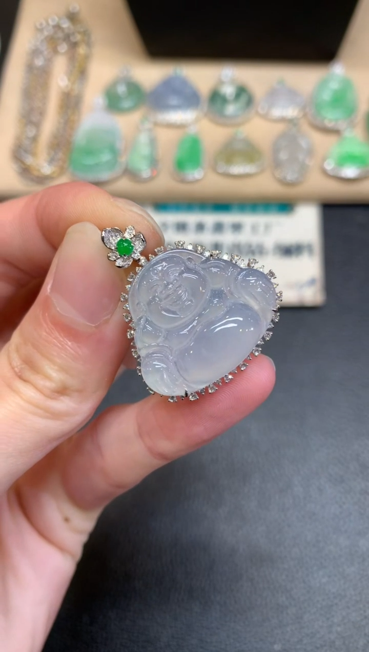 【闪购商品】翡翠颈饰18K金镶嵌佛公【无服务费】