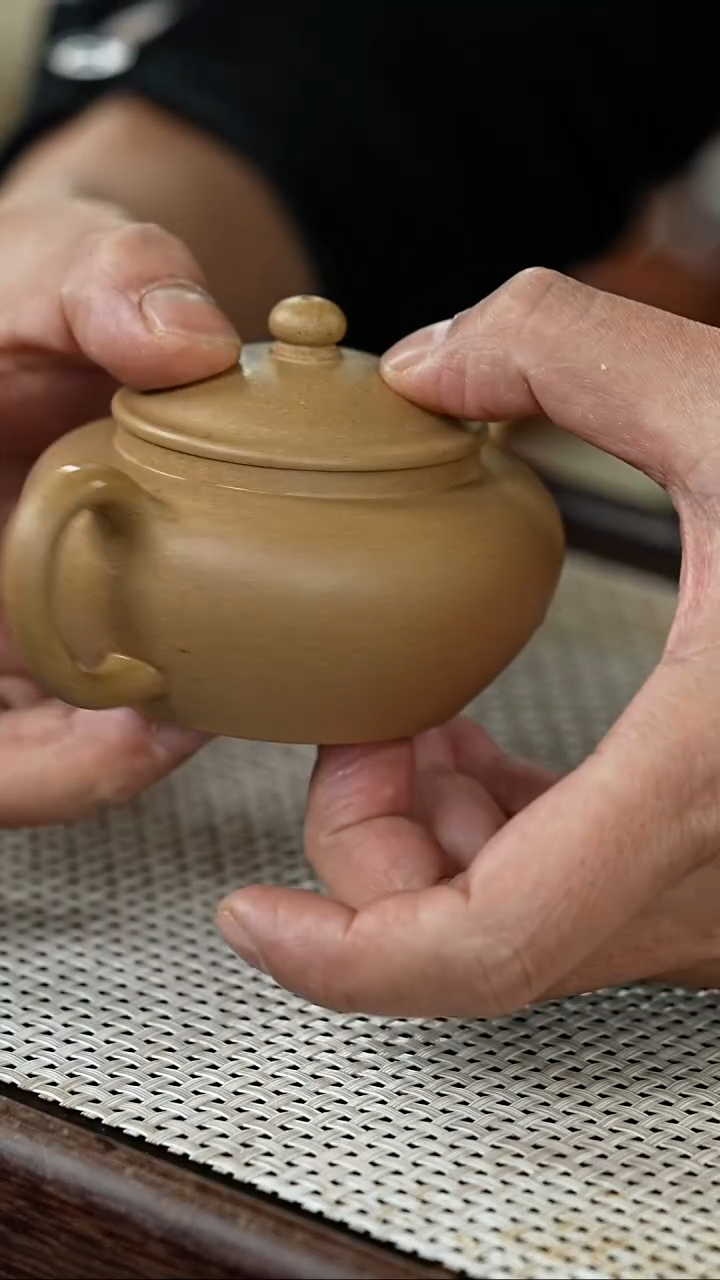 【闪购商品】紫砂茶壶@@AH5975吴超矮潘