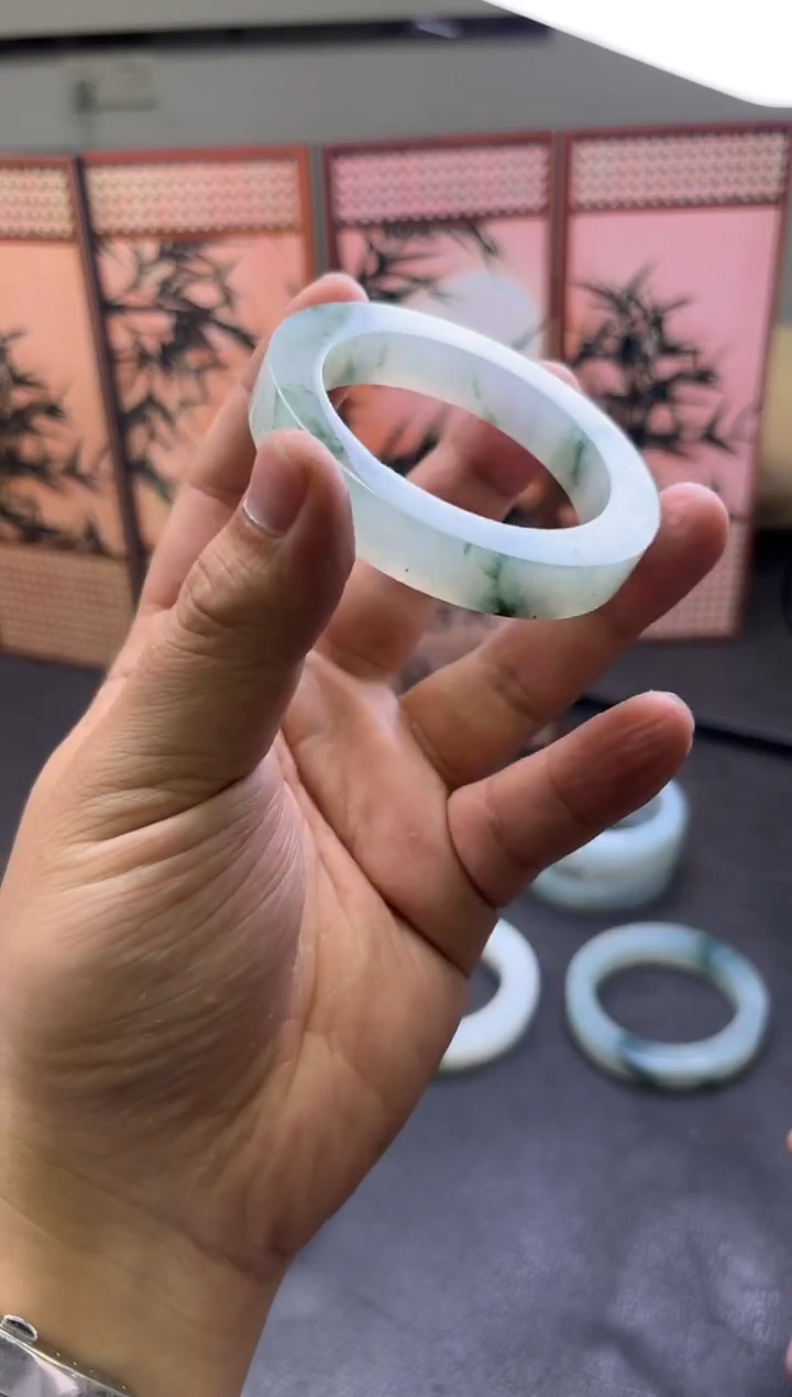 未镶嵌手镯定制翡翠c***y手镯