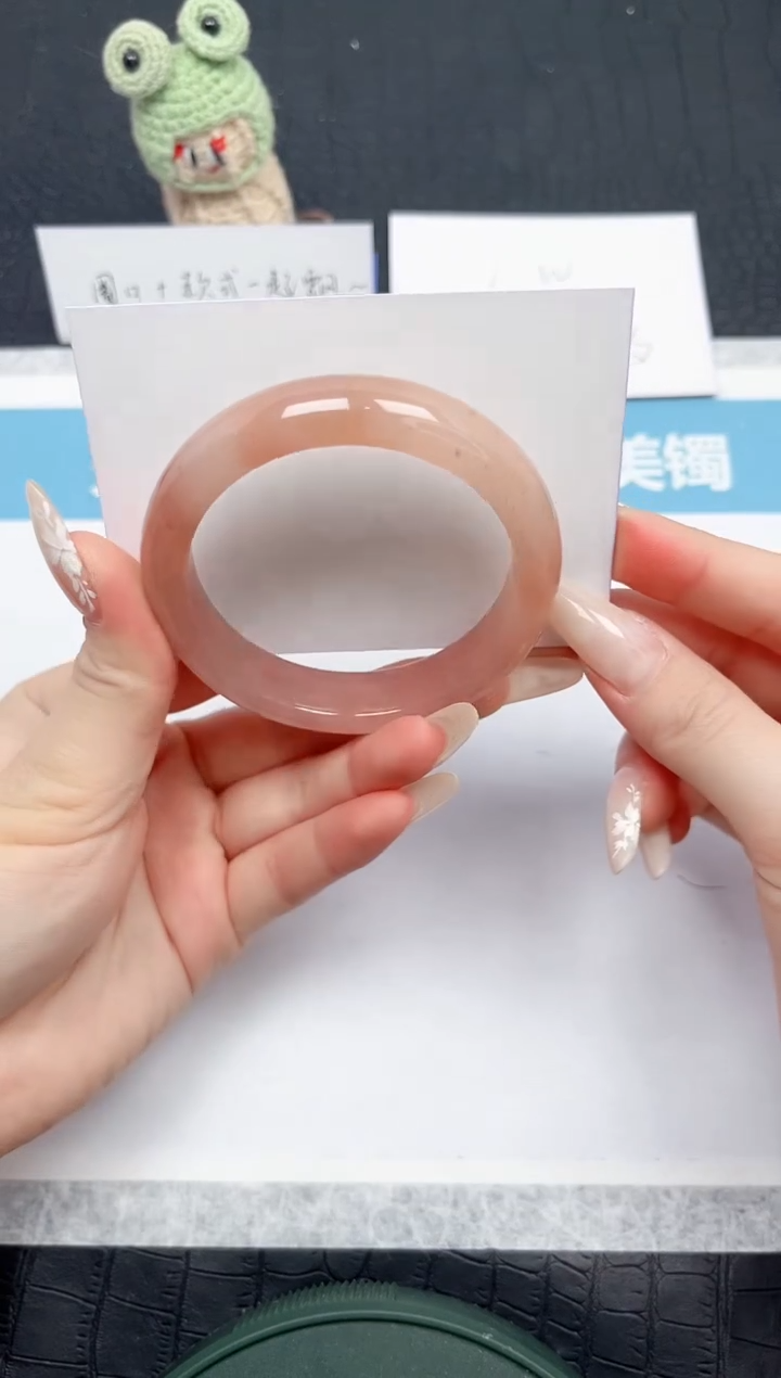 【闪购商品】石英质玉手镯未镶嵌55-54.4