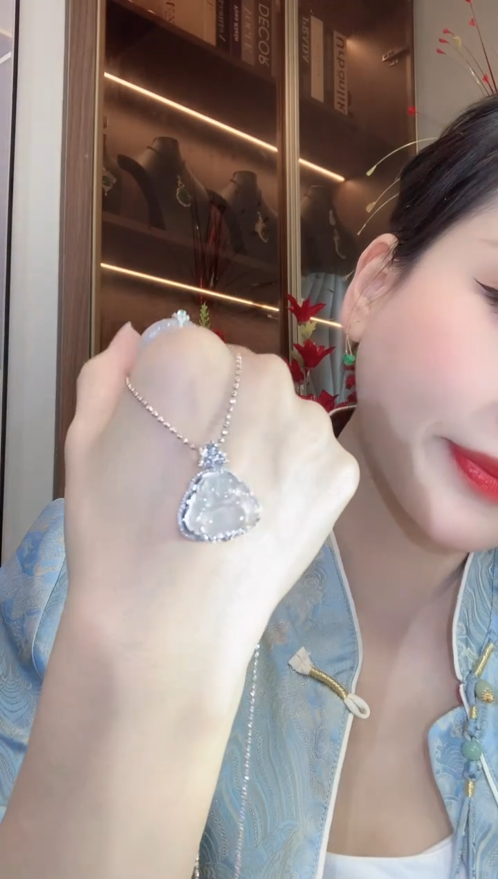 【闪购商品】翡翠吊坠(不含链)18K金镶嵌A11 多样性发货一件