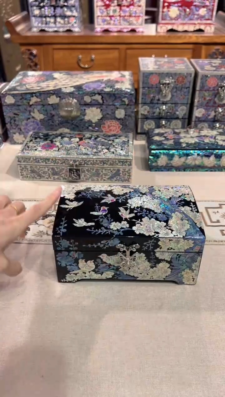 【闪购商品】按扣绒布底弘贝雅螺钿漆器文化馆