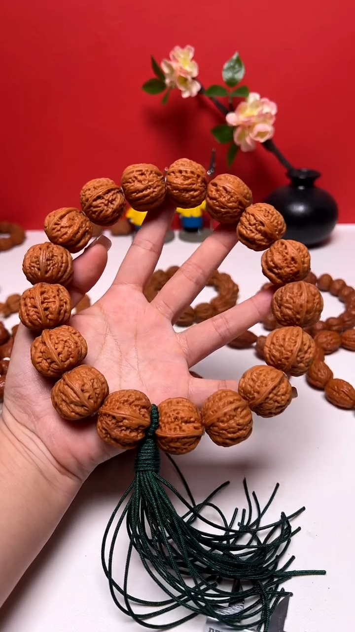 文玩核桃手串规整度差 介意慎拍
