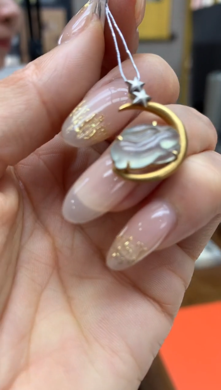 【闪购商品】翡翠颈饰18K金镶嵌兔兔