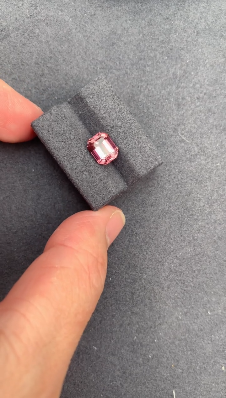 【闪购商品】碧玺裸石未镶嵌2.1ct  粉碧玺