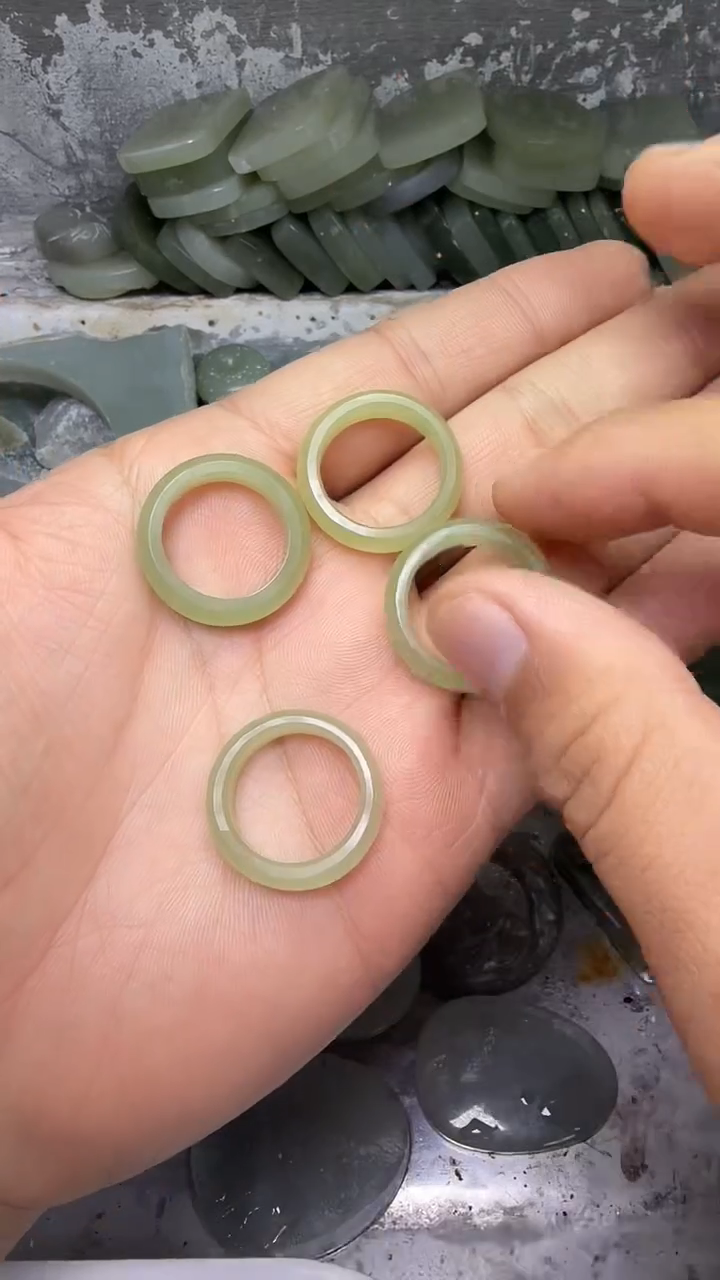 颈饰未镶嵌和田玉戒指  多样性发一件-圈口18-19