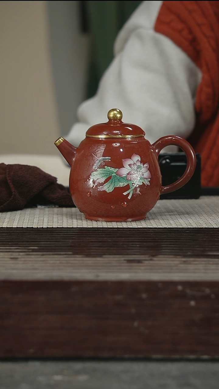 茶壶紫砂水磨描金，带证240CC105号