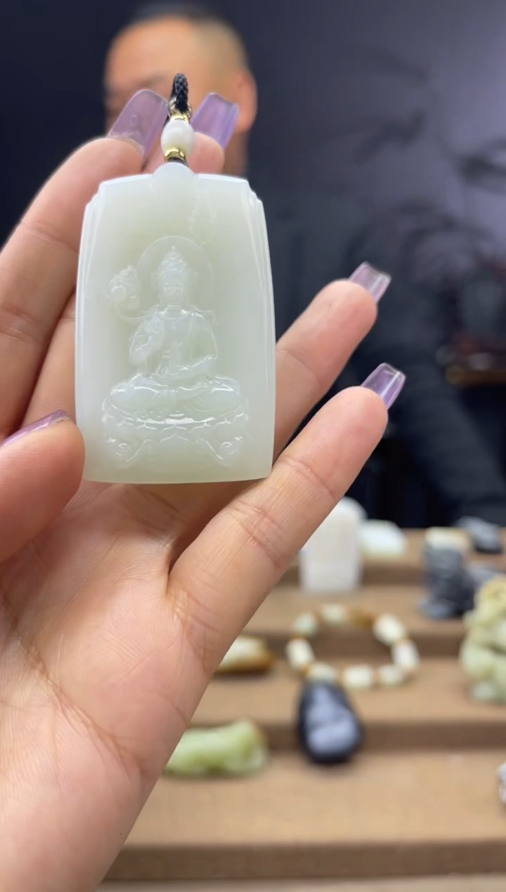 颈饰未镶嵌和田玉1