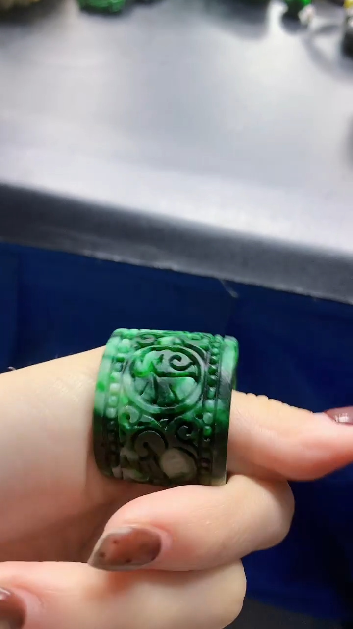 颈饰未镶嵌翡翠天然缅甸a货翡翠21.8圈口