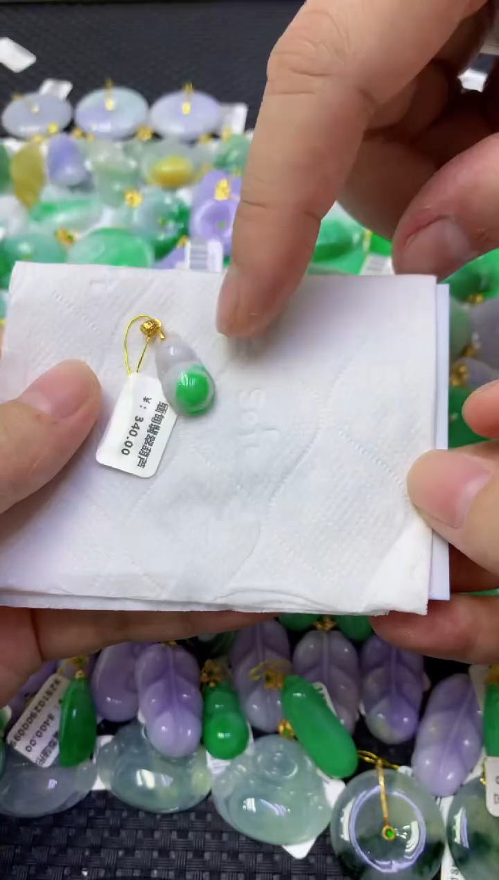 颈饰未镶嵌翡翠天然缅甸翡翠A货