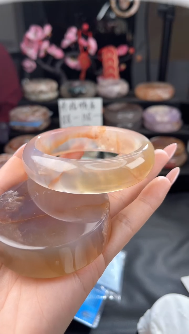 【闪购商品】石英质玉手镯未镶嵌62