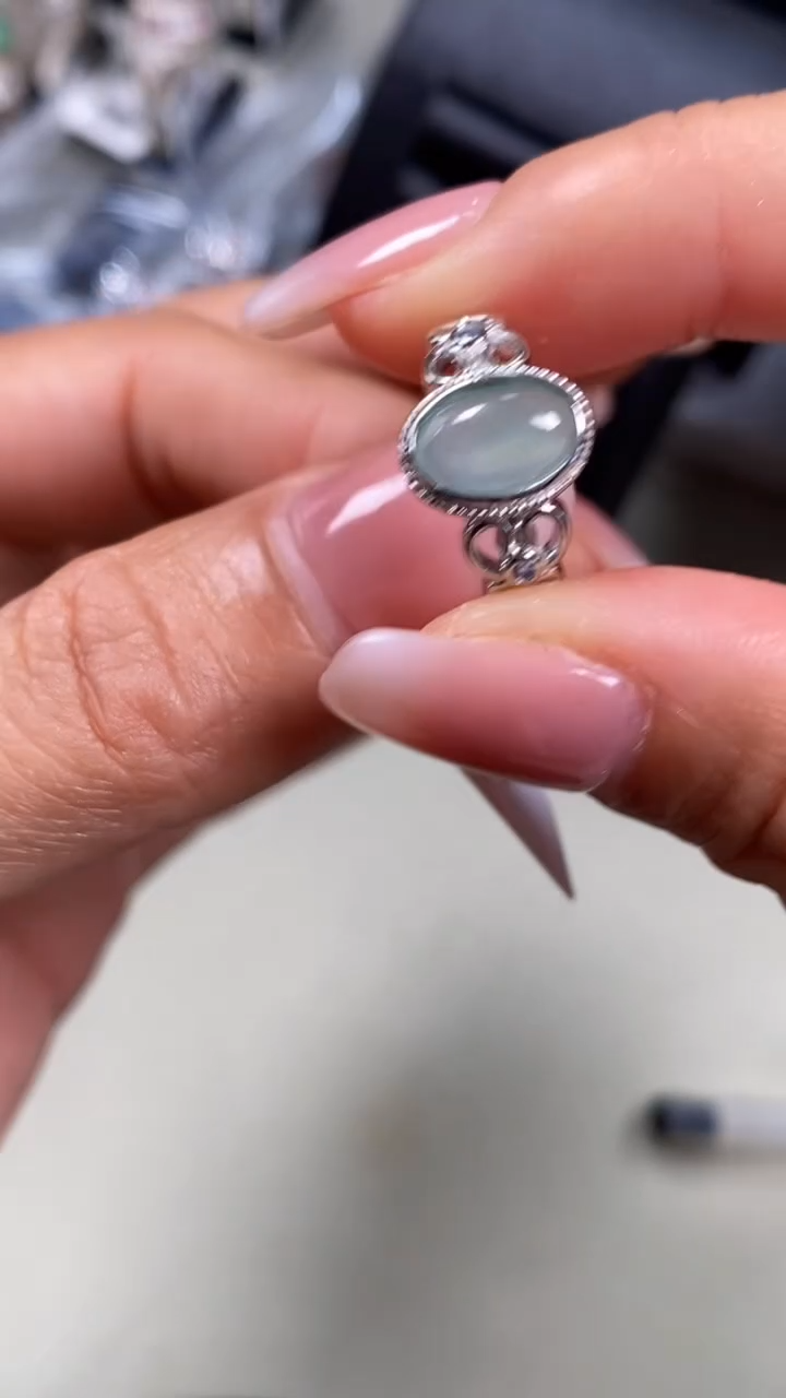 【闪购商品】翡翠戒指银S925镶嵌7715