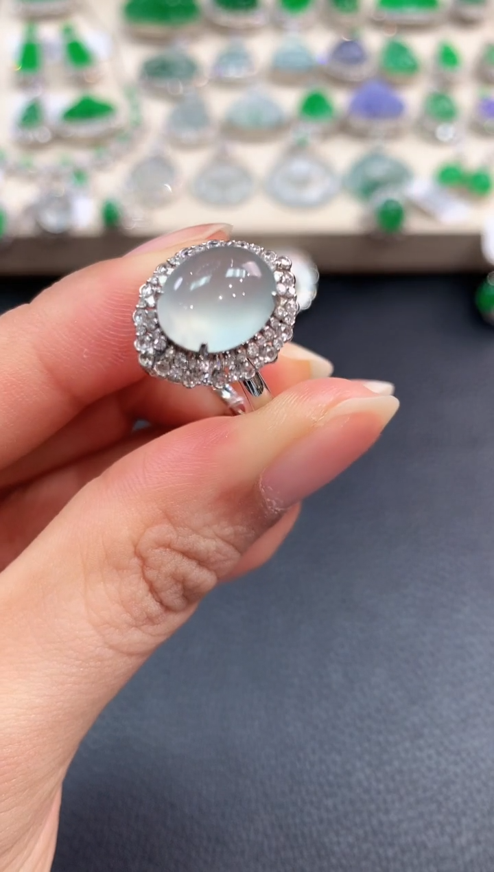 【闪购商品】翡翠戒指18K金镶嵌b106       