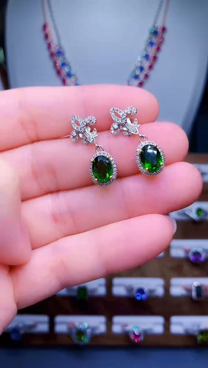 【闪购商品】透辉石耳饰银S925镶嵌86-48