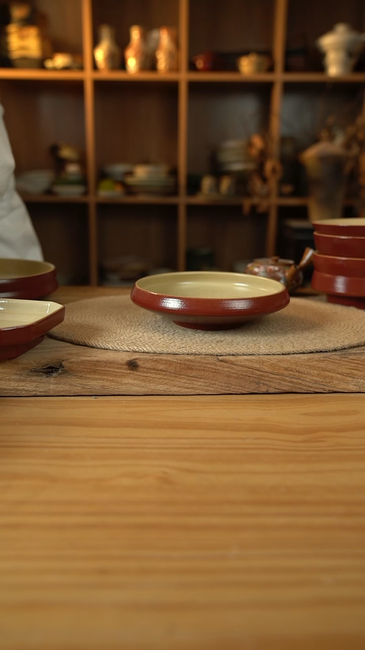 复古红系列的7英寸收口盘1个