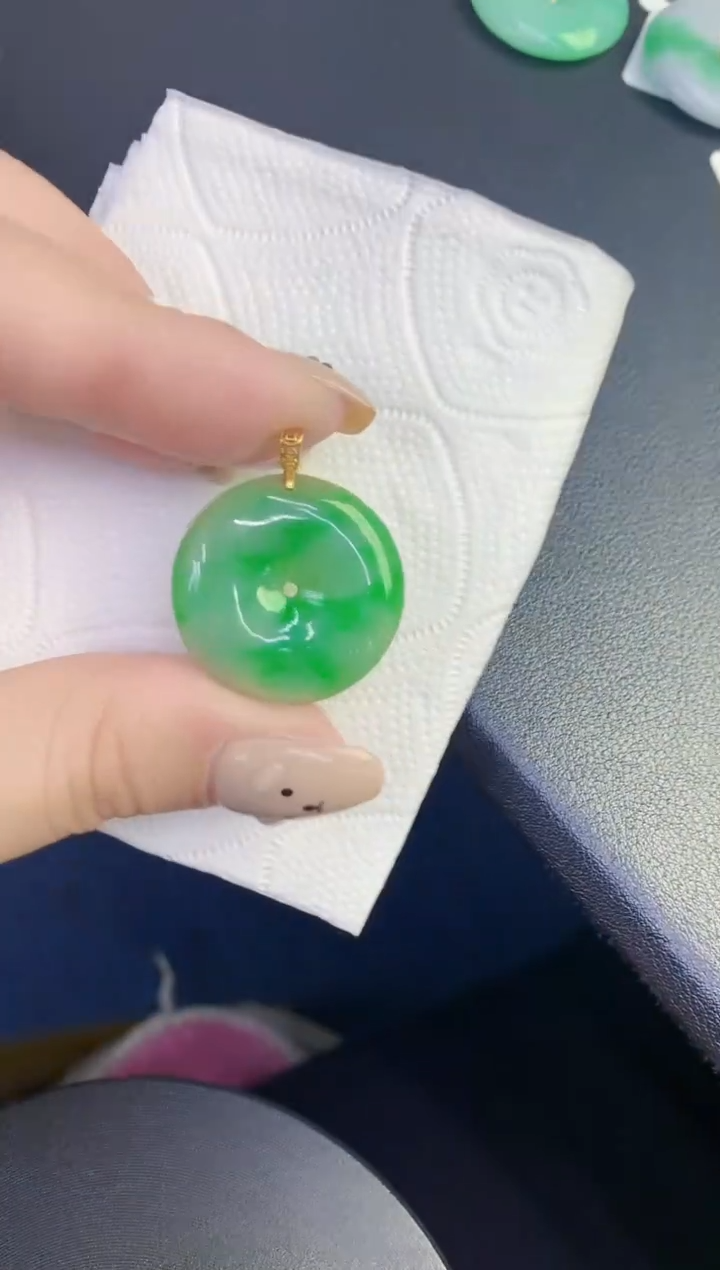 颈饰未镶嵌翡翠缅甸天然翡翠A货