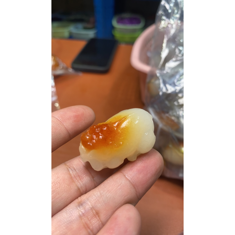 C  20  貔貅手持