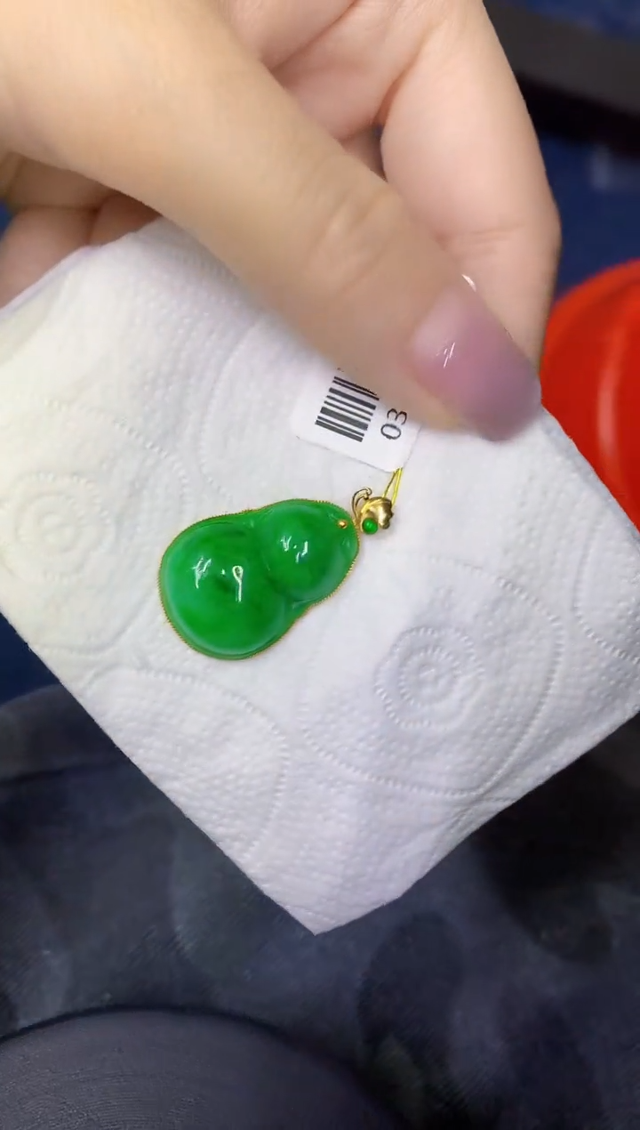 颈饰18K金镶嵌翡翠缅甸天然翡翠A货