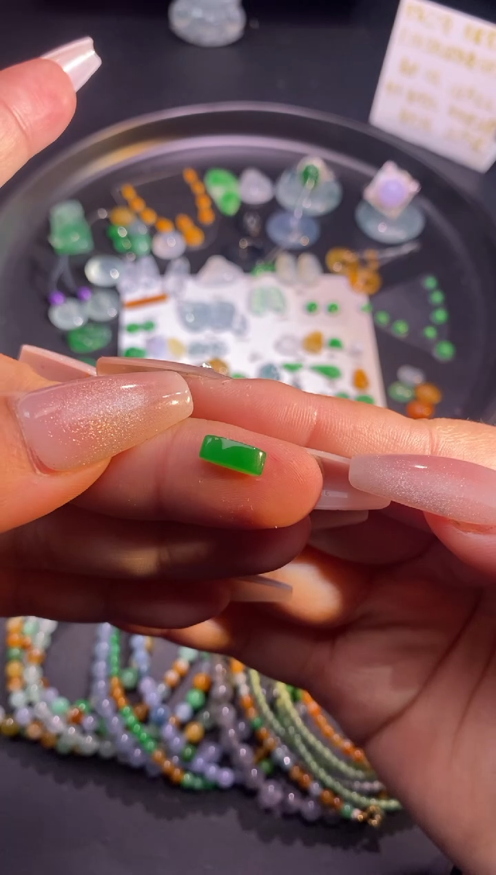 【闪购商品】翡翠挂件未镶嵌马鞍