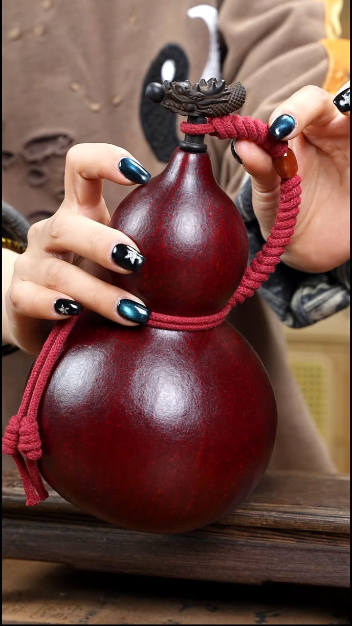 WU165大漆酒葫芦(微瑕款-不退换)