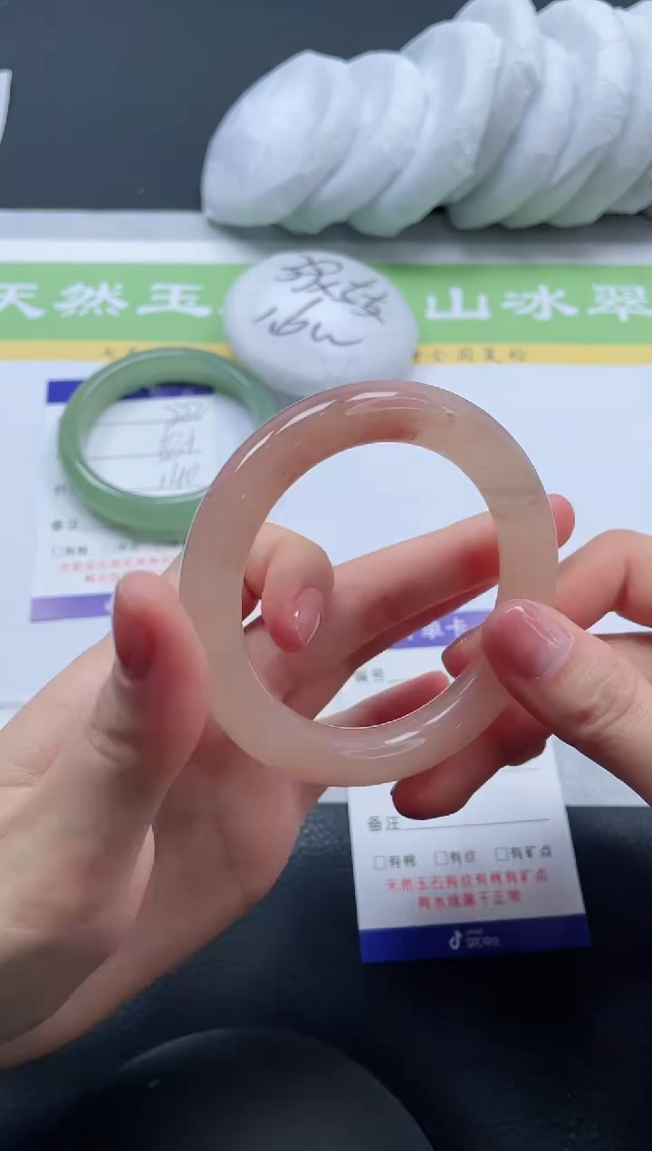 【闪购商品】石英质玉手镯未镶嵌A233-54+