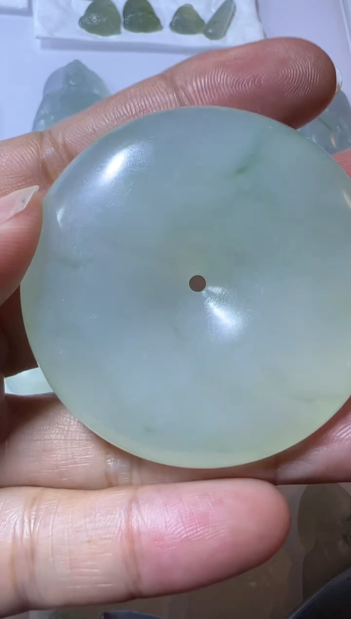 定制翡翠未镶嵌扣子