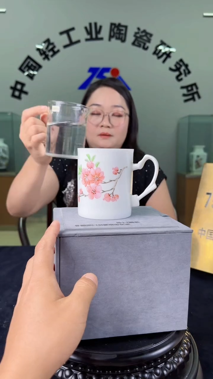 杯水点桃花马克杯