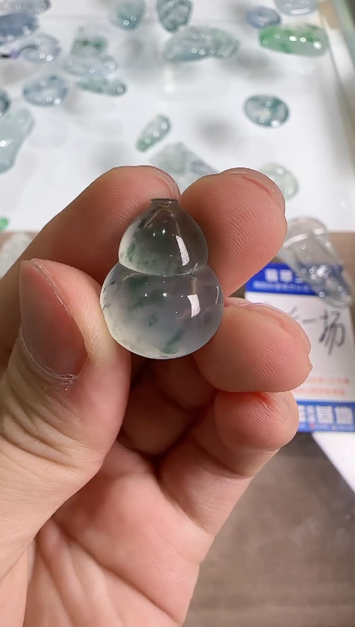 【闪购商品】翡翠吊坠(不含链)未镶嵌··