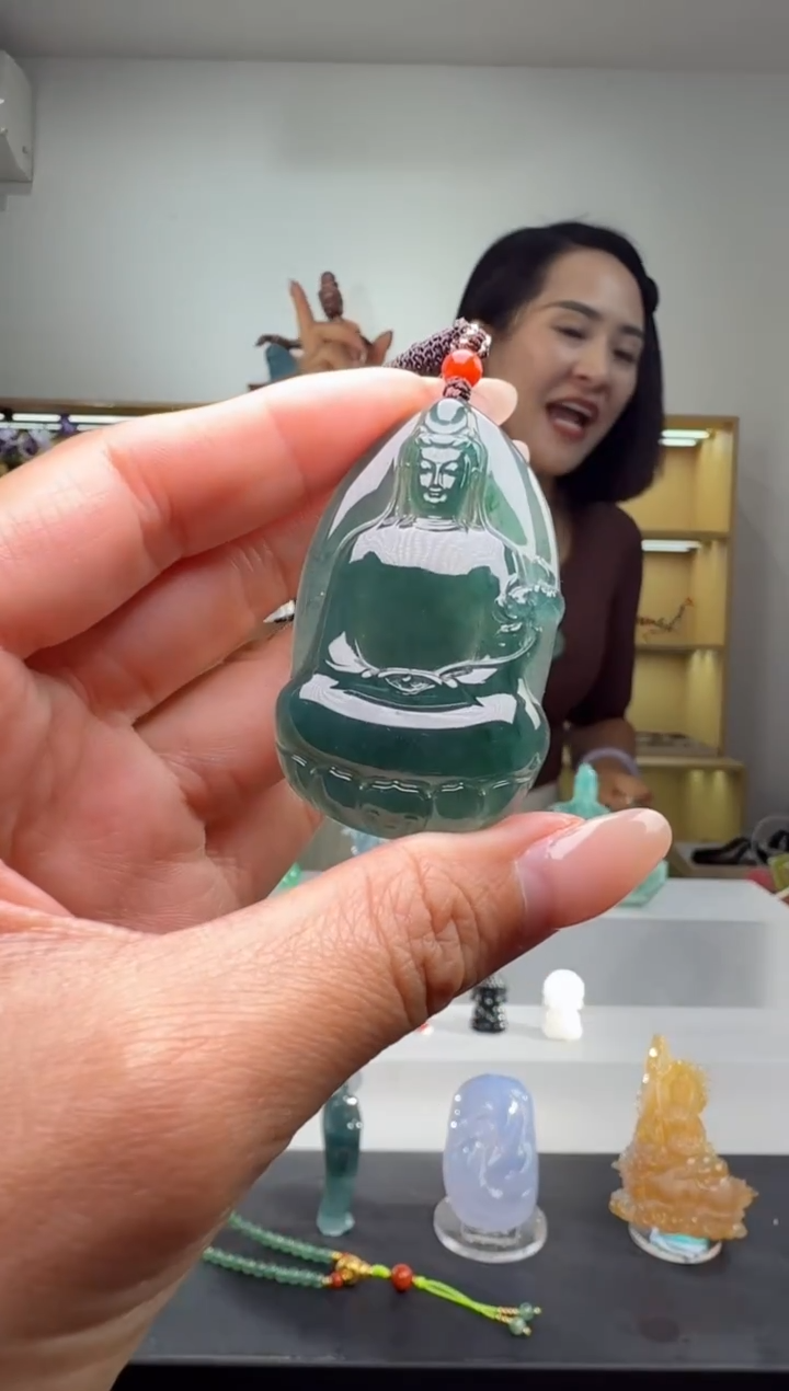 吊坠(不含链)未镶嵌翡翠观音（多样性发其一）