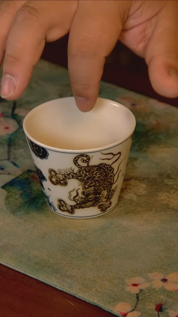 杯手工手绘杯杯很美丽