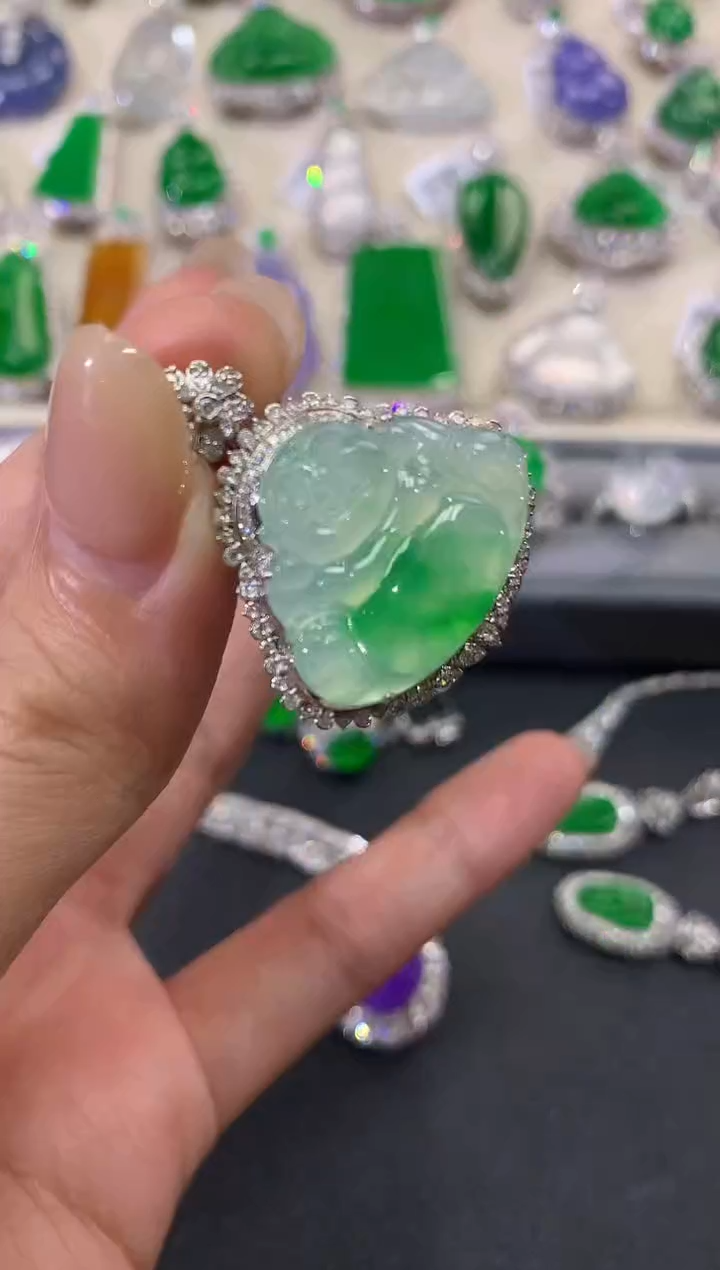 【闪购商品】翡翠吊坠(不含链)18K金镶嵌w53       