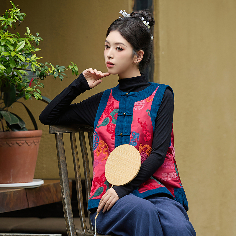 刺绣新中式马甲女外穿冬季保暖背心2025新款唐装女中国风高端棉袄